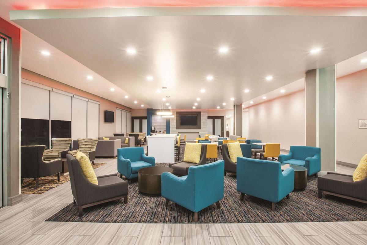 La Quinta by Wyndham Tulsa Broken Arrow - Housity