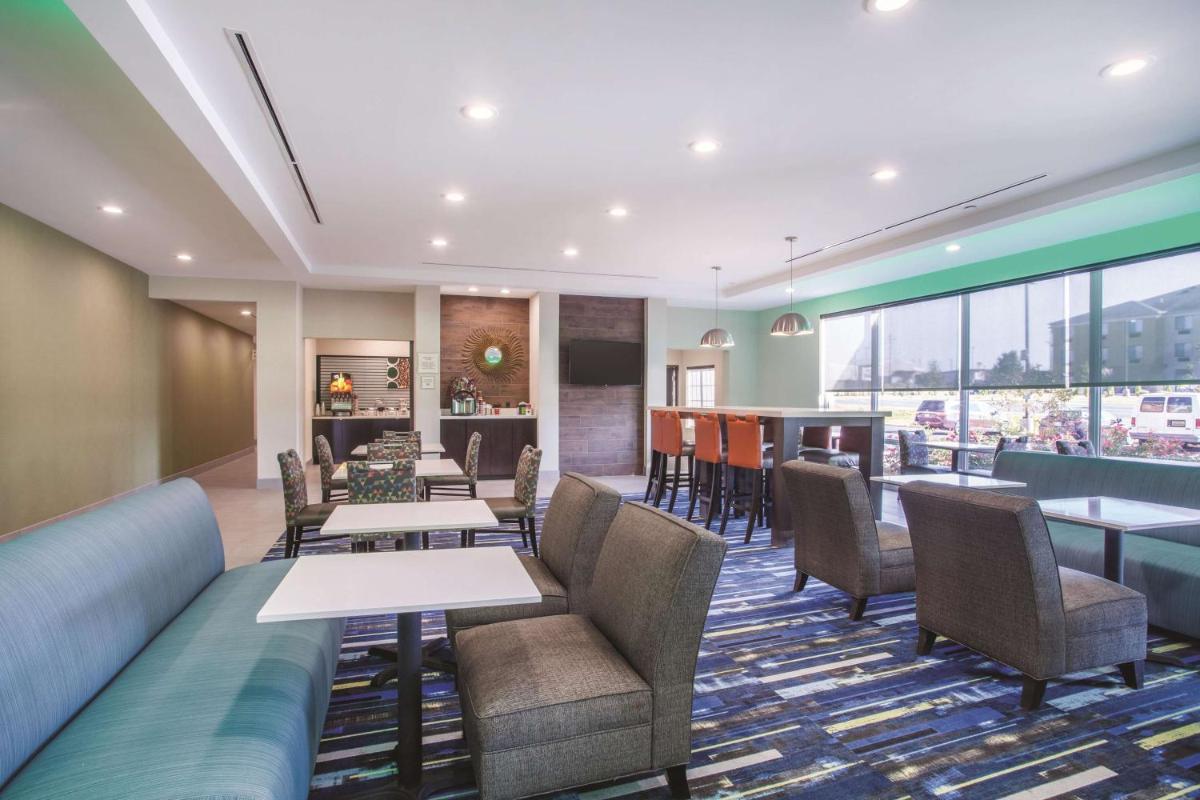 La Quinta by Wyndham Cullman - Housity