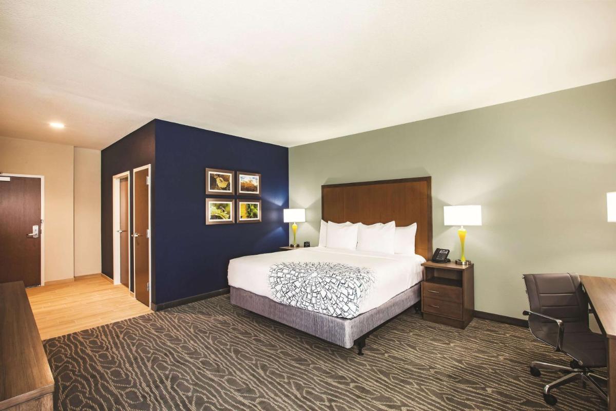 La Quinta by Wyndham Wichita Northeast - Housity