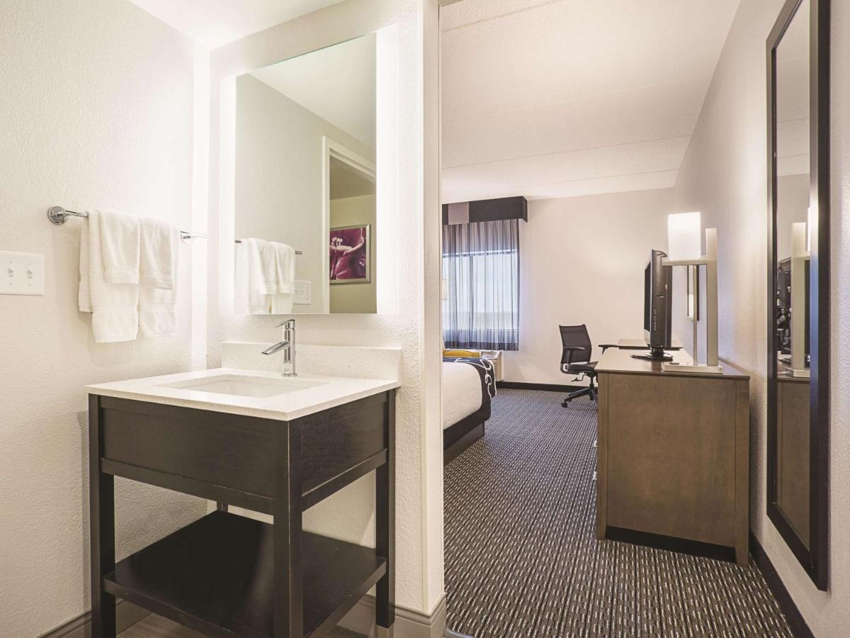 La Quinta by Wyndham Baltimore BWI Airport - Housity