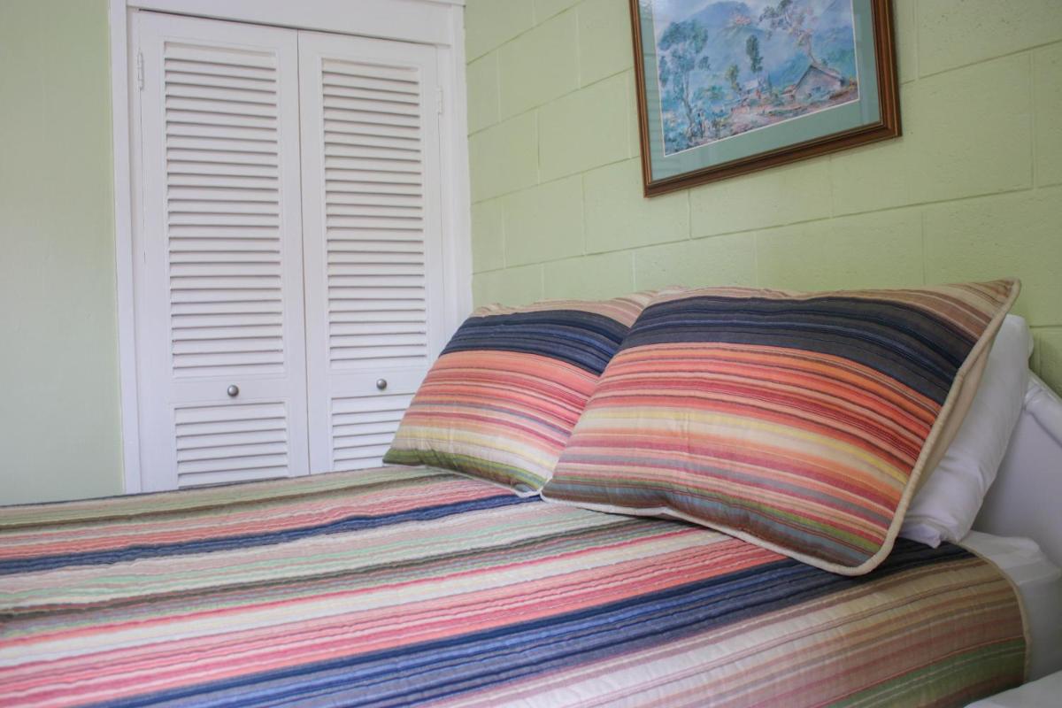 Coral Getaway at Fisherman's Point - Housity