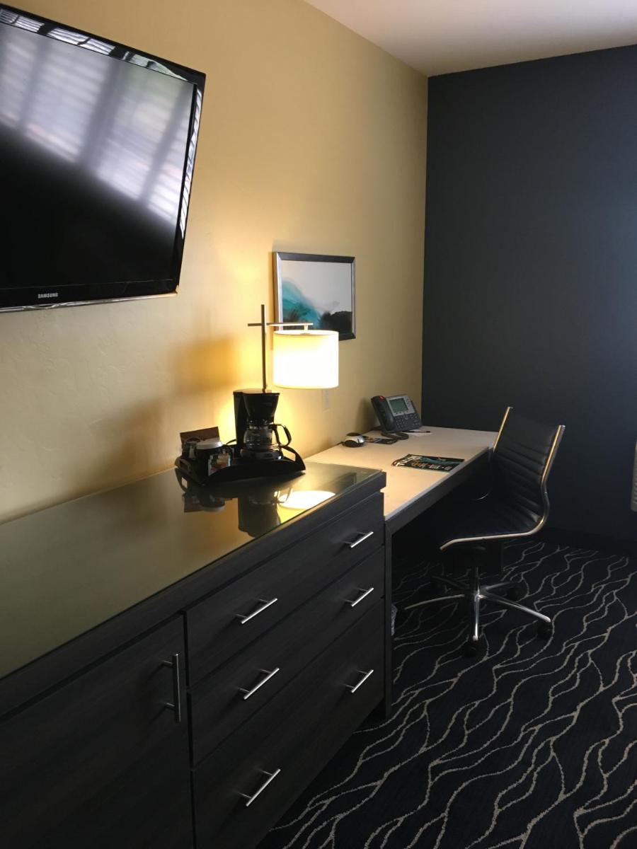 Desert Diamond Casino - Housity