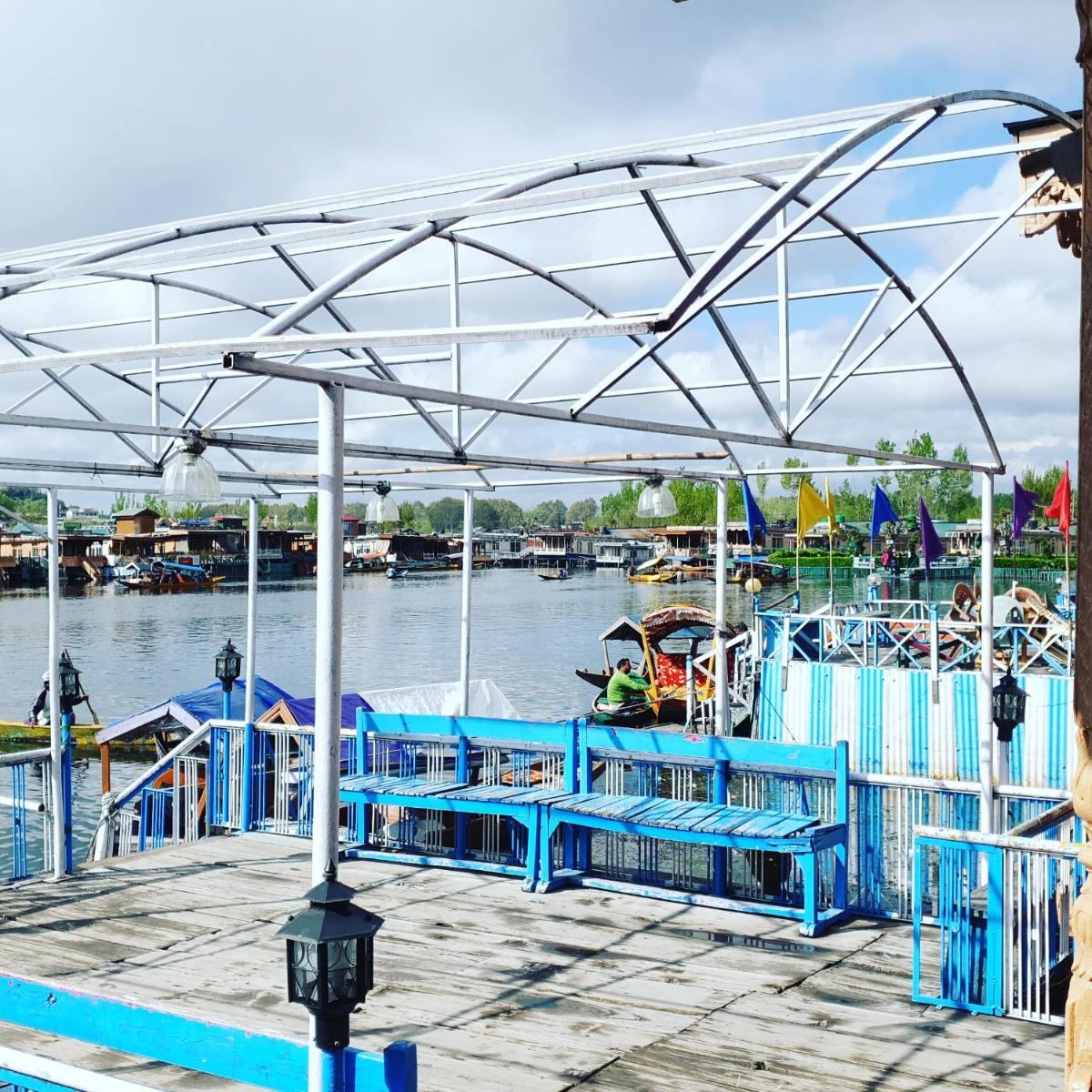 Suitetrails - 4 BED ROOM HOUSEBOAT IN DALLAKE