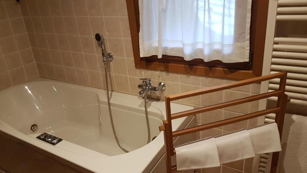 Affittacamere Genzianella - Housity