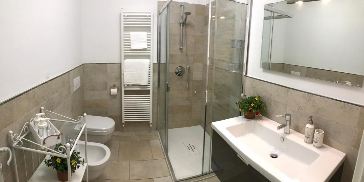 Flowers House - Housity