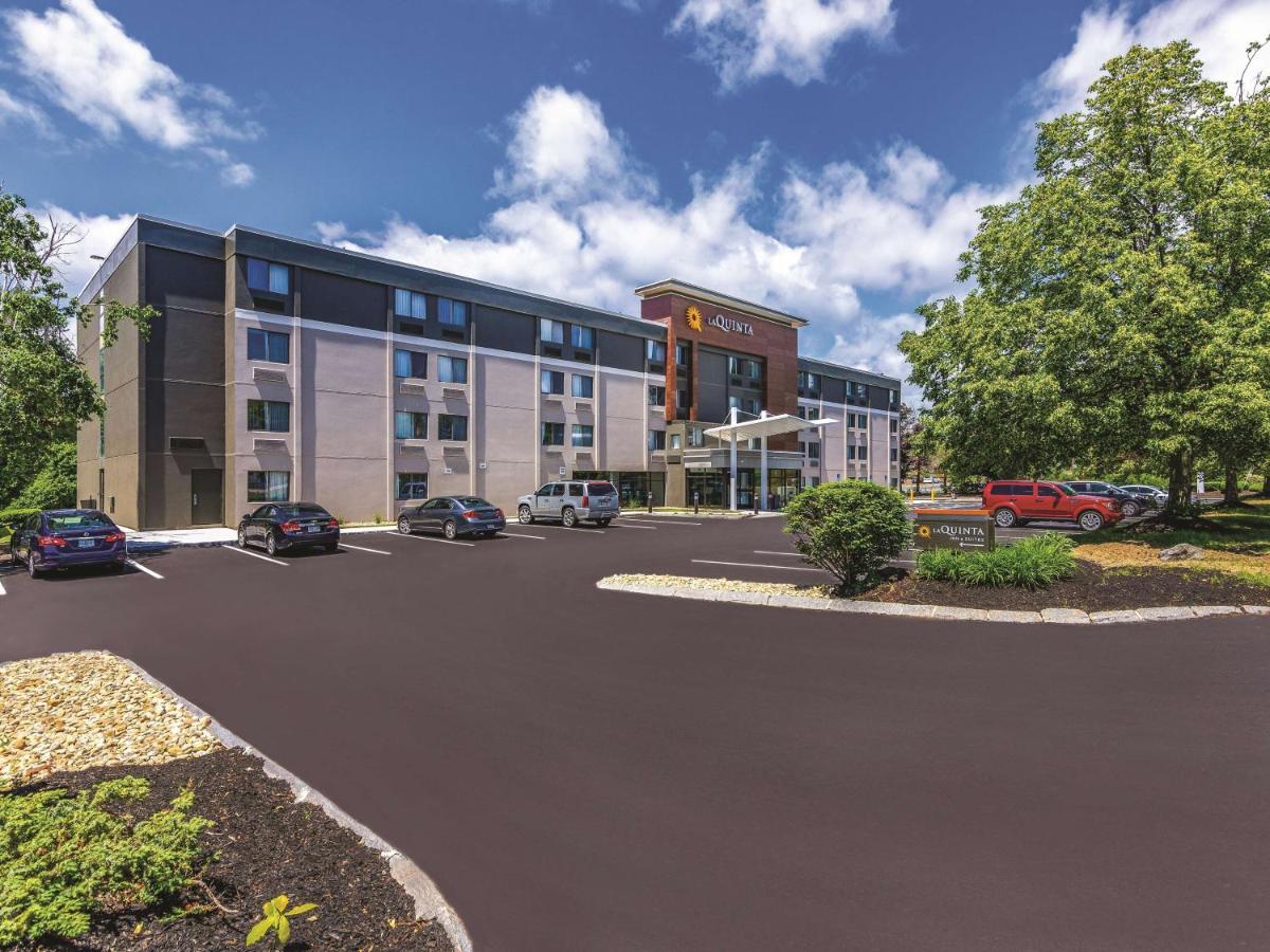 La Quinta by Wyndham Salem NH - Housity