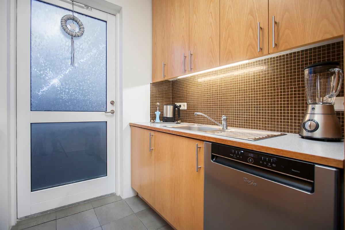 Cozy 3 bedroom house near the Blue lagoon - Housity