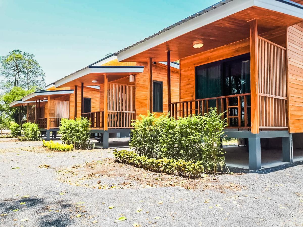 ร่มไม้รีสอร์ท เลาขวัญ - Housity