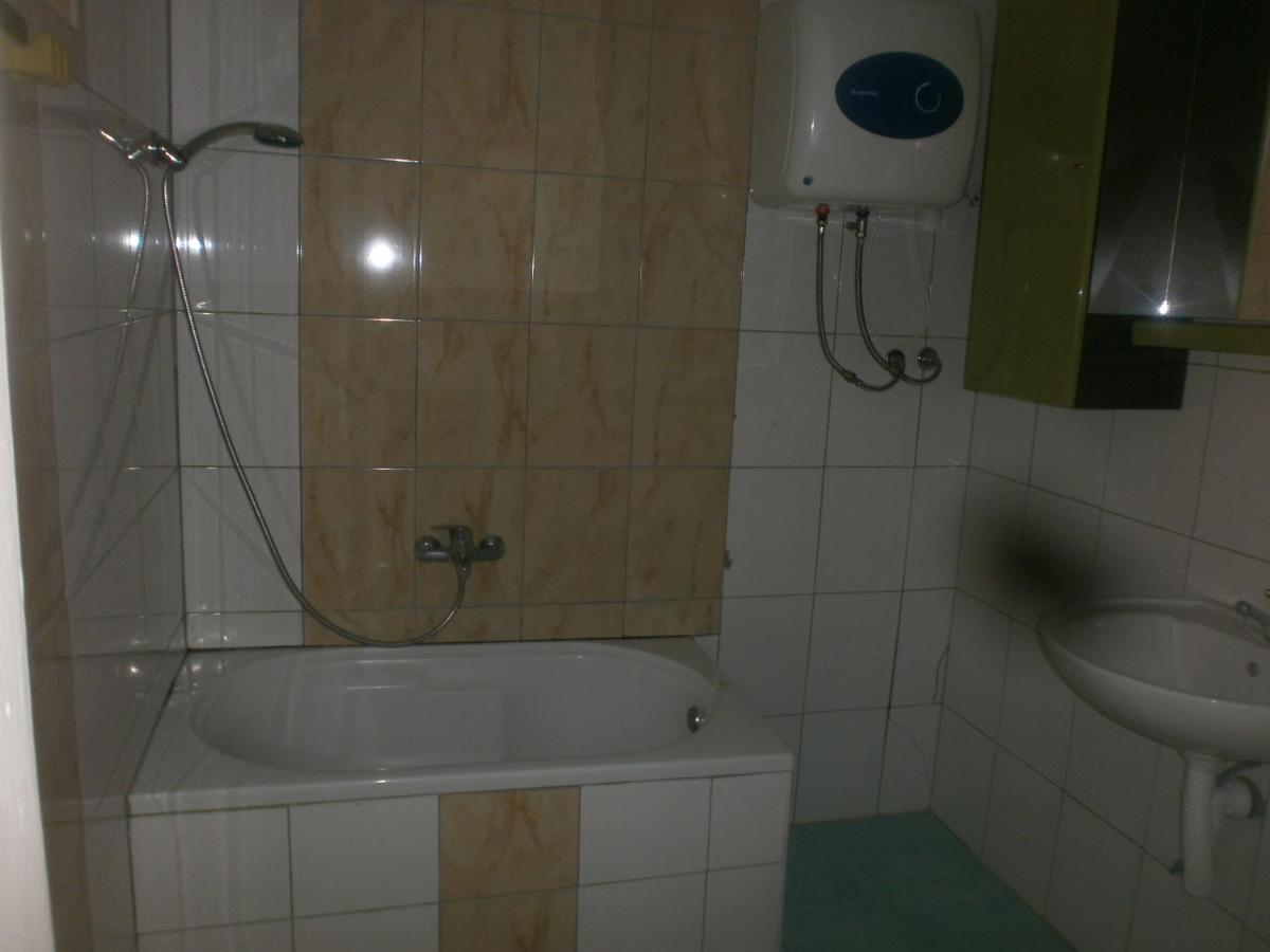 APARTMANI LAŠTRO - Housity
