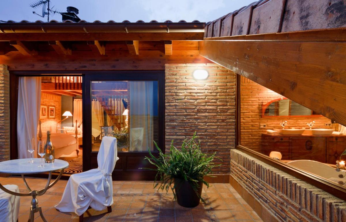 Un patio o zona al aire libre en Hospederia de los Parajes