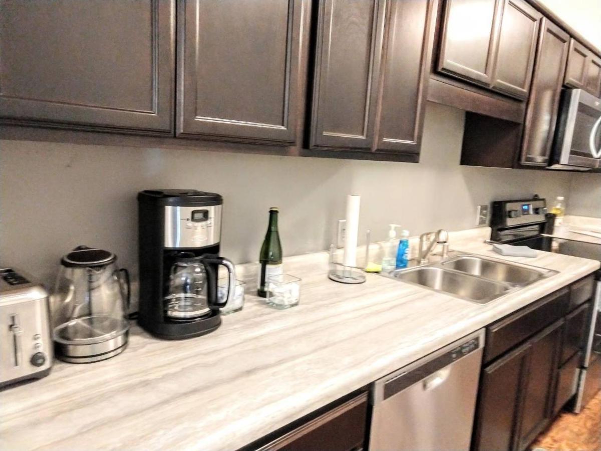 Inviting Condo in Central Raleigh - Housity
