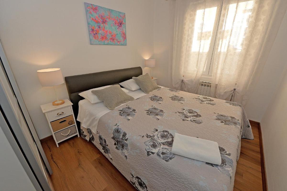Apartment Simoni ZD - Housity