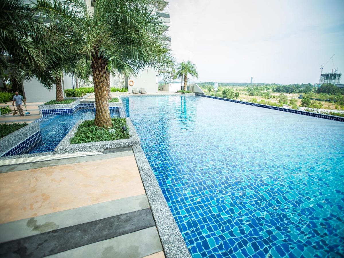 Iskandar Puteri Medini Famous Theme Park - Housity