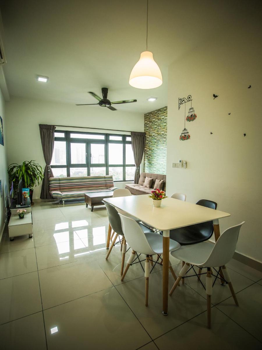 Iskandar Puteri Medini Famous Theme Park - Housity