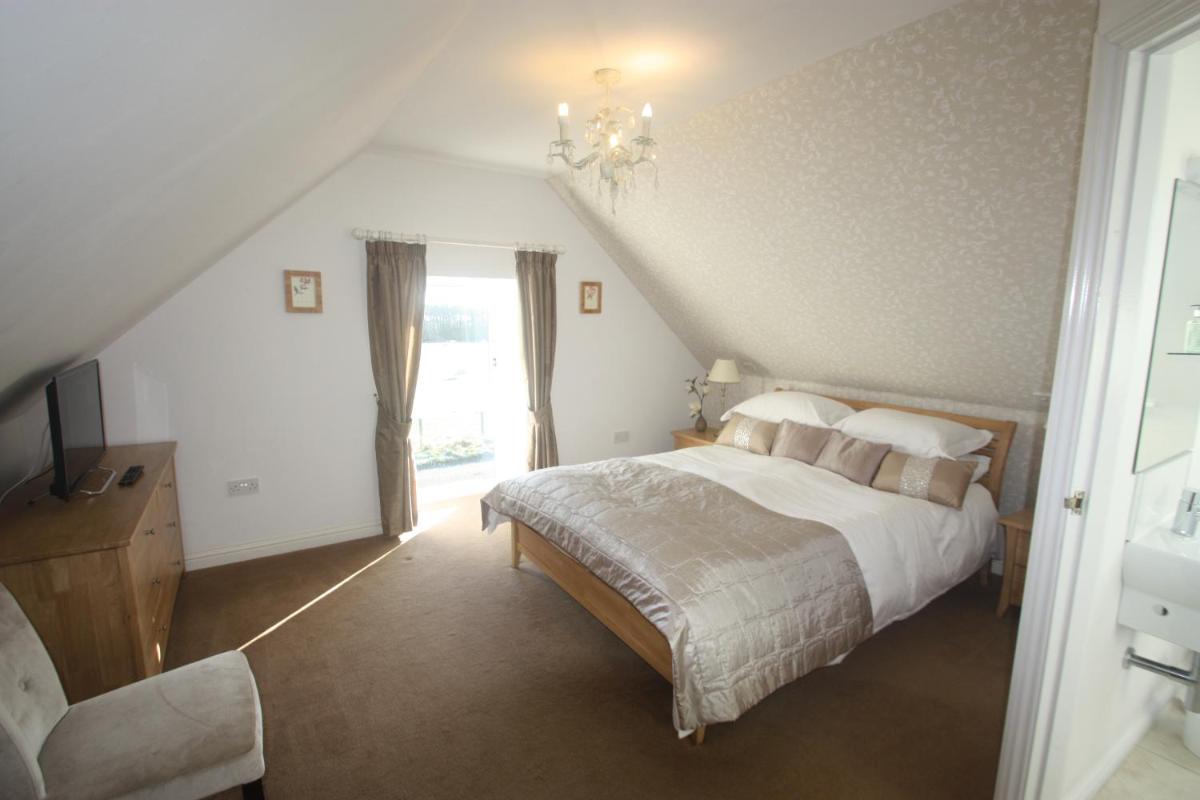 Anniston Farm Cottages - Housity