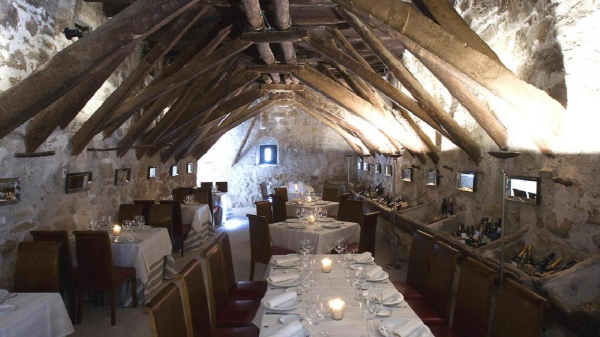 Un restaurante o sitio para comer en Hotel Palacio de Mengibar