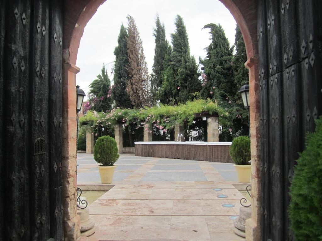 Jardín al aire libre en Hotel Palacio de Mengibar
