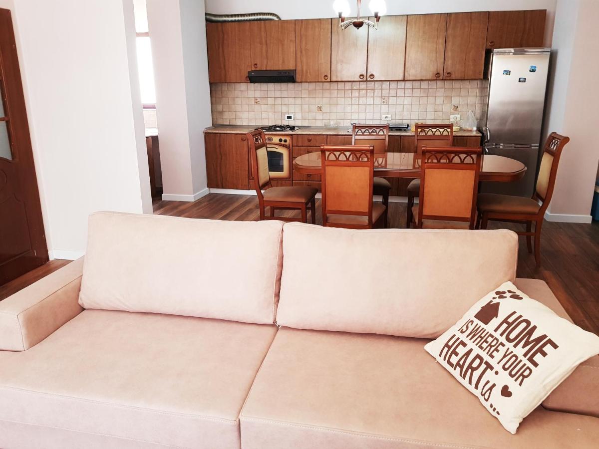 Central Apartment in Tirana - Housity