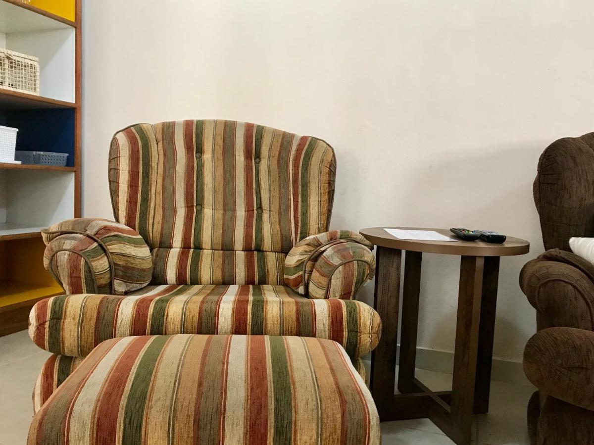 Apt 2 quartos. TV a cabo e Netflix. Próximo à UFV - Housity