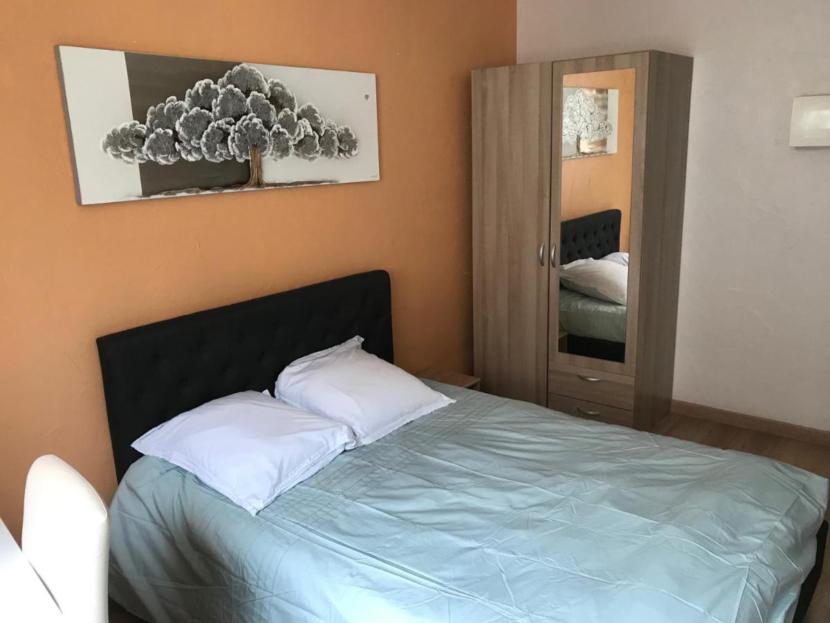 T3 en vieille ville 2adult 2 enfants parking gratuit - by La Source d'OrFée - Housity