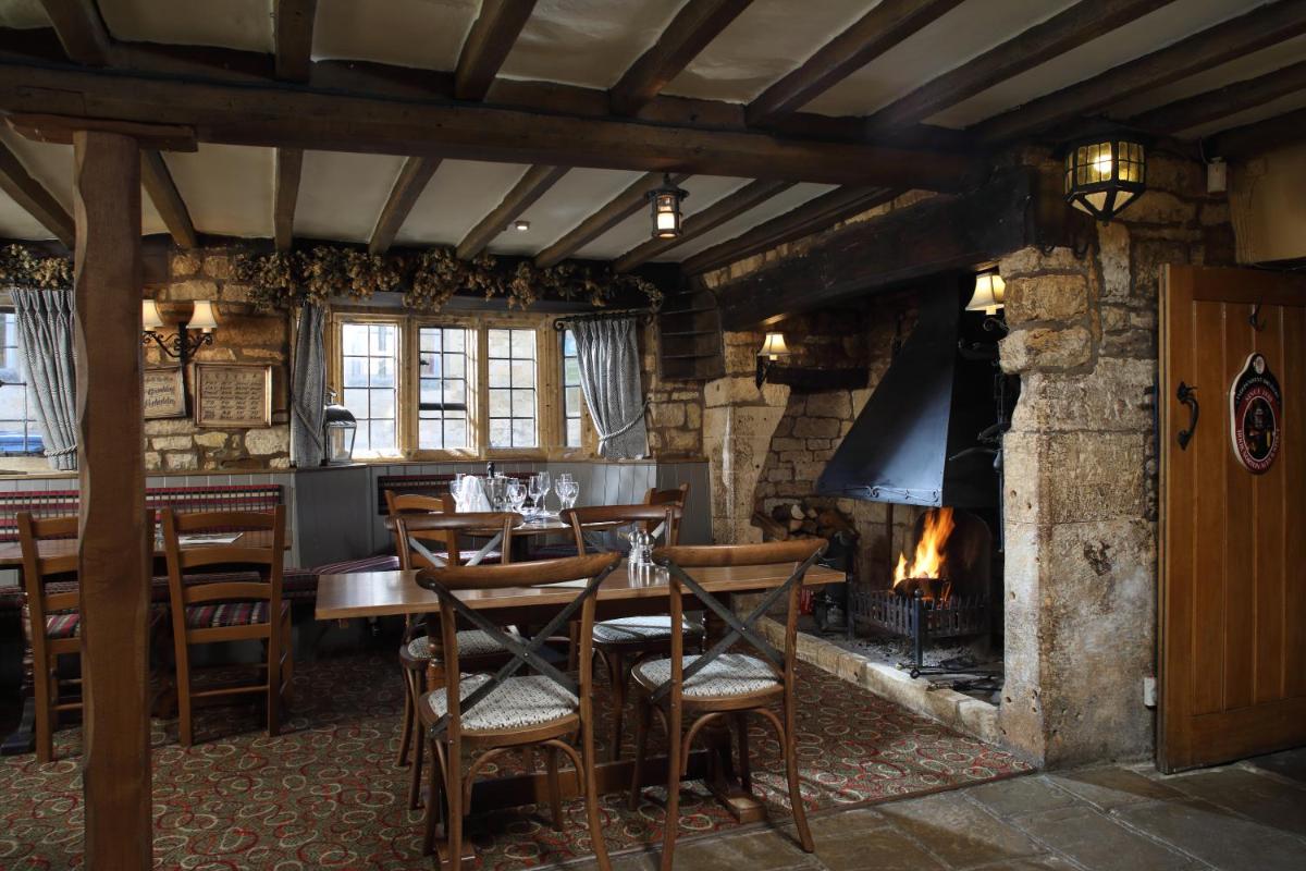 Eight Bells Inn - Housity