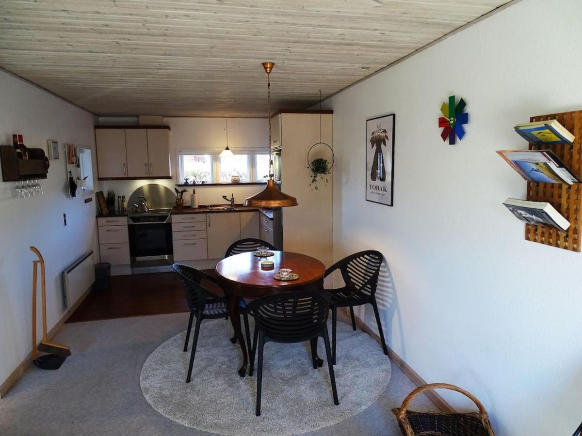 Fin lejlighed med lukket have - Housity
