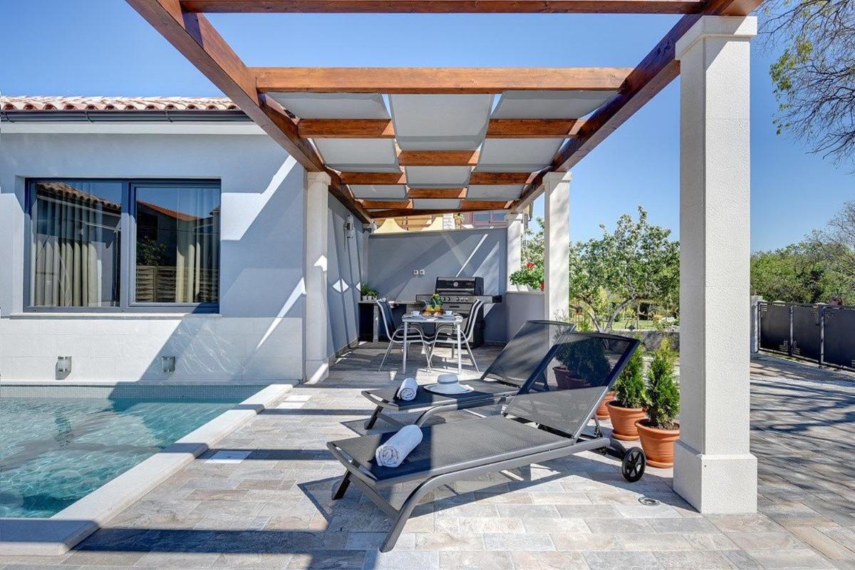 Villa Sunny Home - Housity