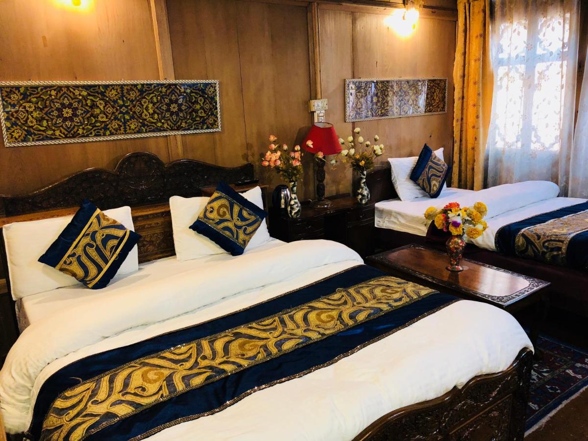 Suitetrails - 4 BED ROOM HOUSEBOAT IN DALLAKE