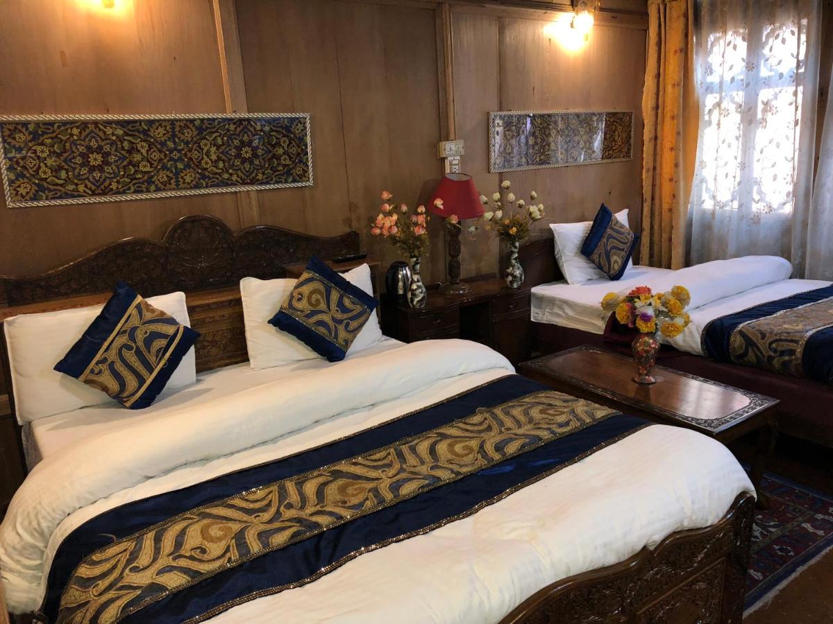 Suitetrails - 4 BED ROOM HOUSEBOAT IN DALLAKE