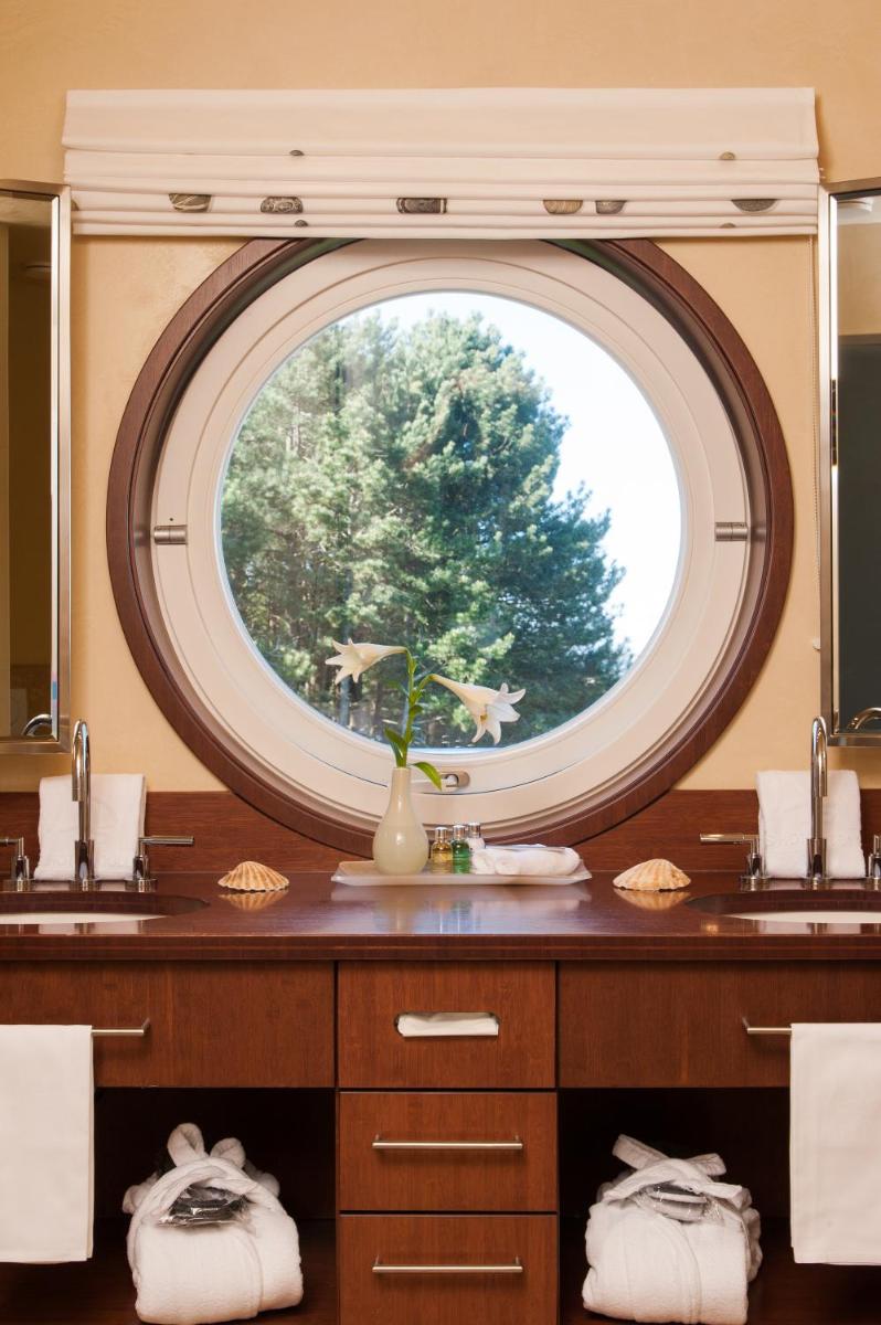 Ein Badezimmer in der Unterkunft Hotel Fährhaus