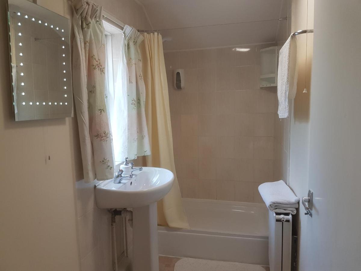 Arman Lodge House - Housity