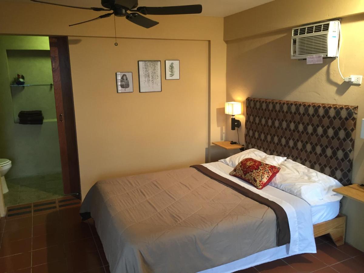 El Pequeño Hotel - Housity