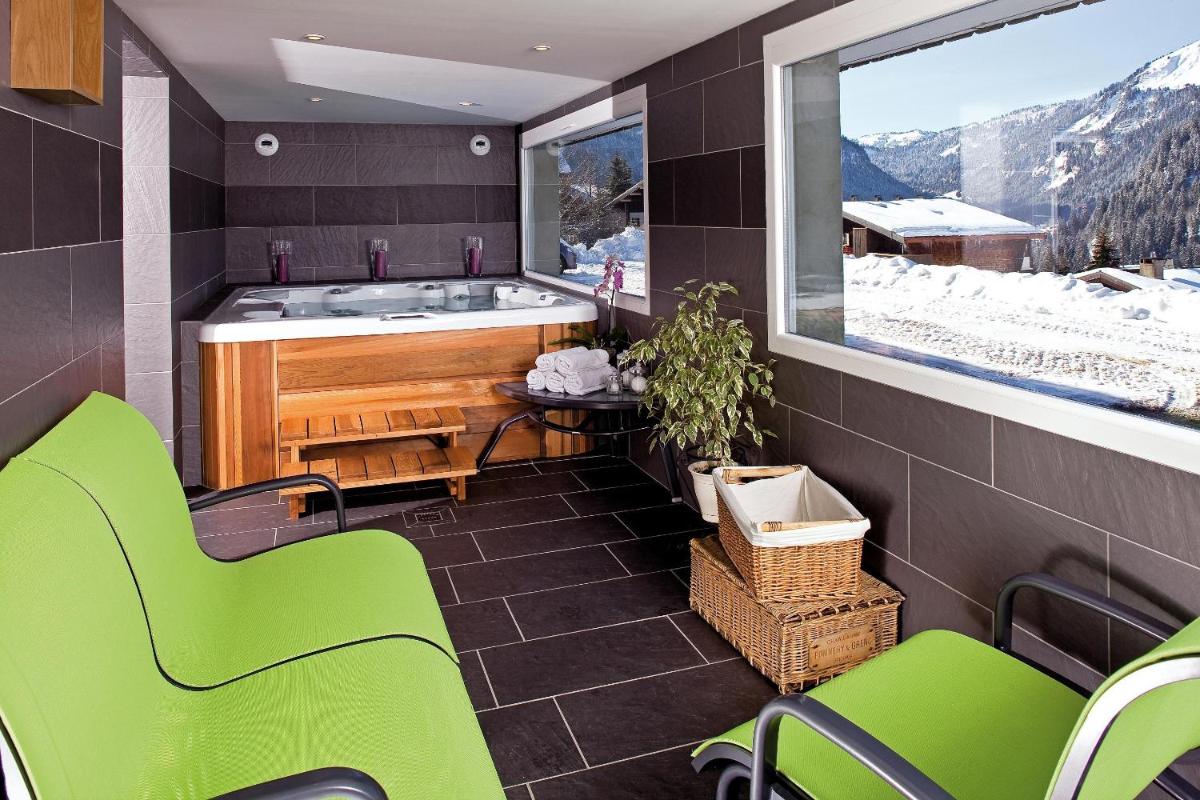 Vue générale sur la montagne ou vue sur la montagne depuis l'hôtel