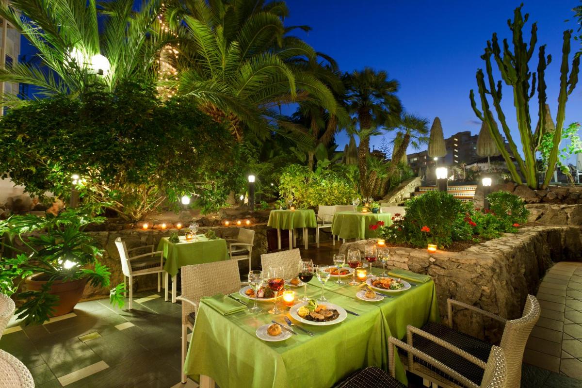 Jardín al aire libre en Seaside Sandy Beach