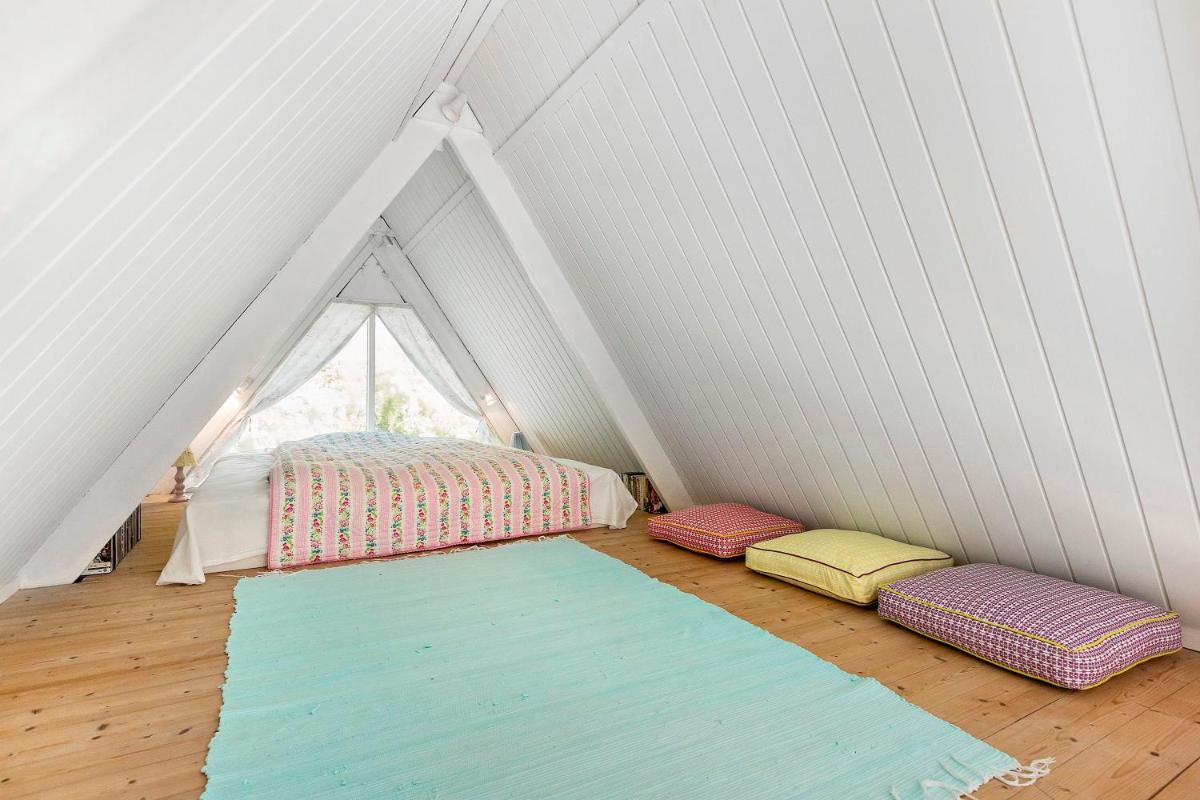 The Doll House - Adults Only - Housity
