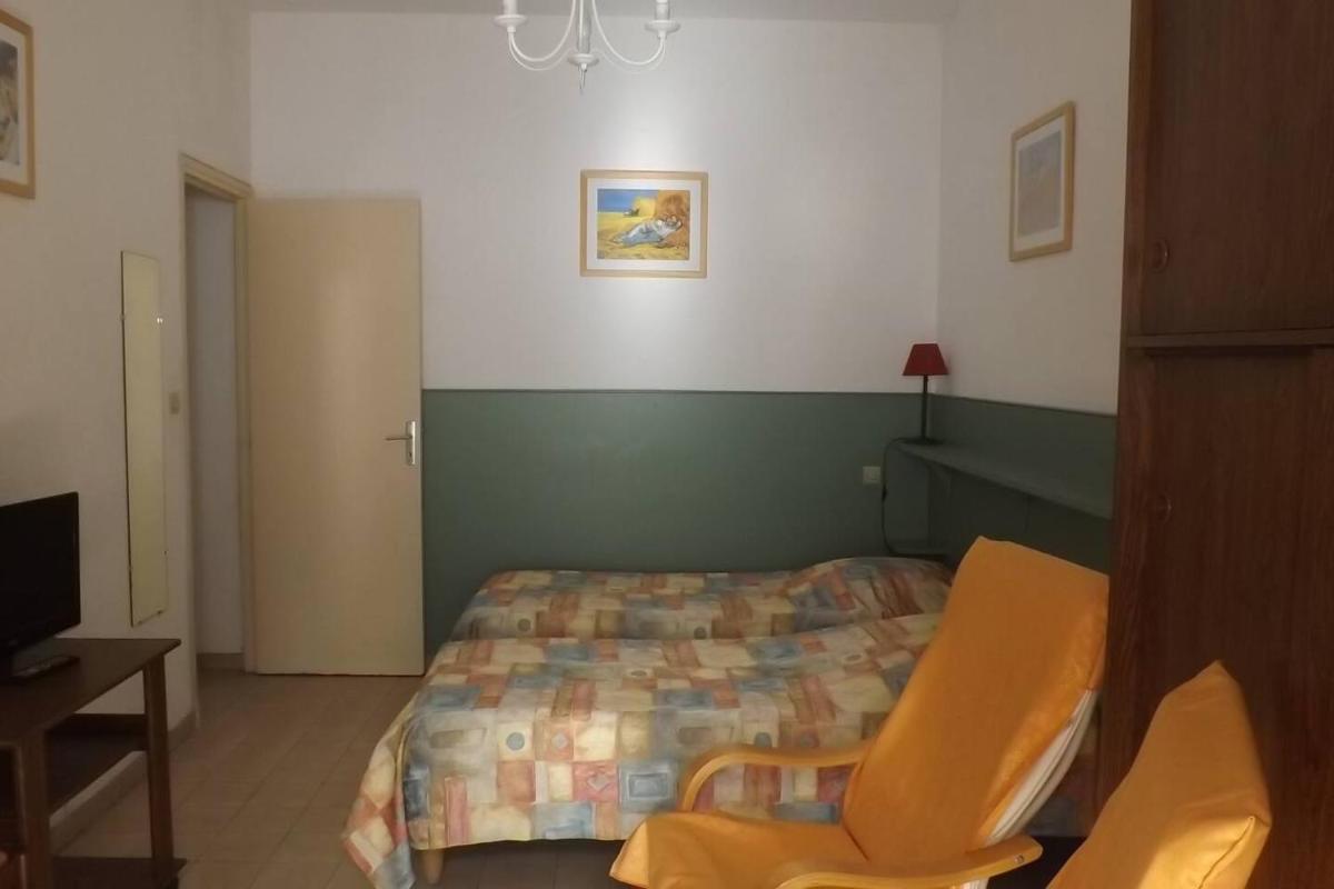 Studio n°4 agréable avec terrasse, bien situé - Housity