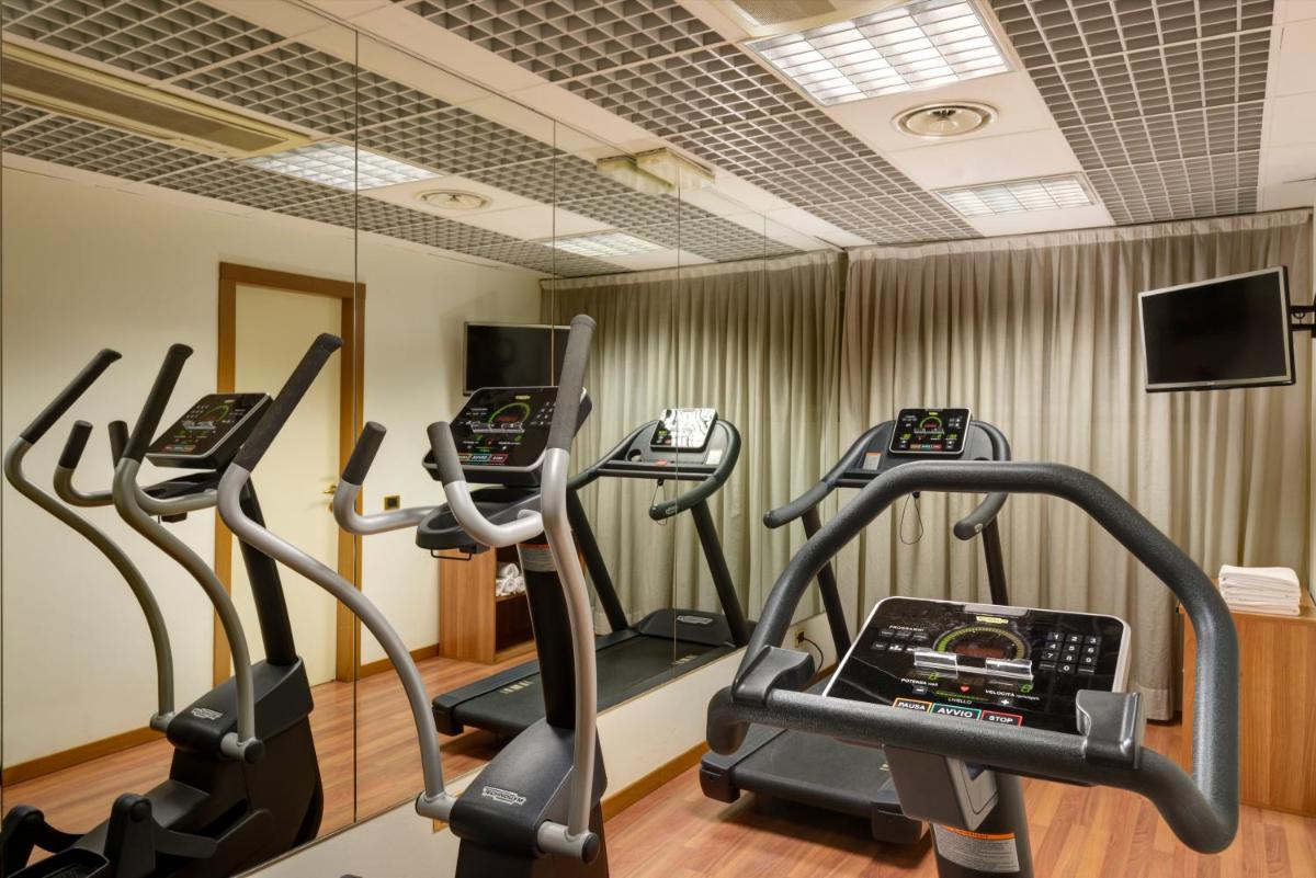 UNAHOTELS Scandinavia Milano - Housity