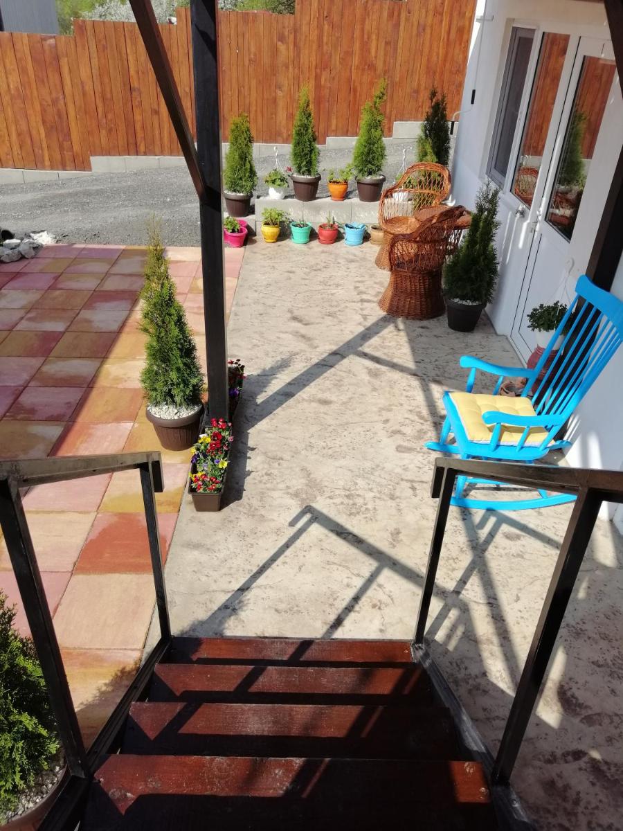 Collias - Housity