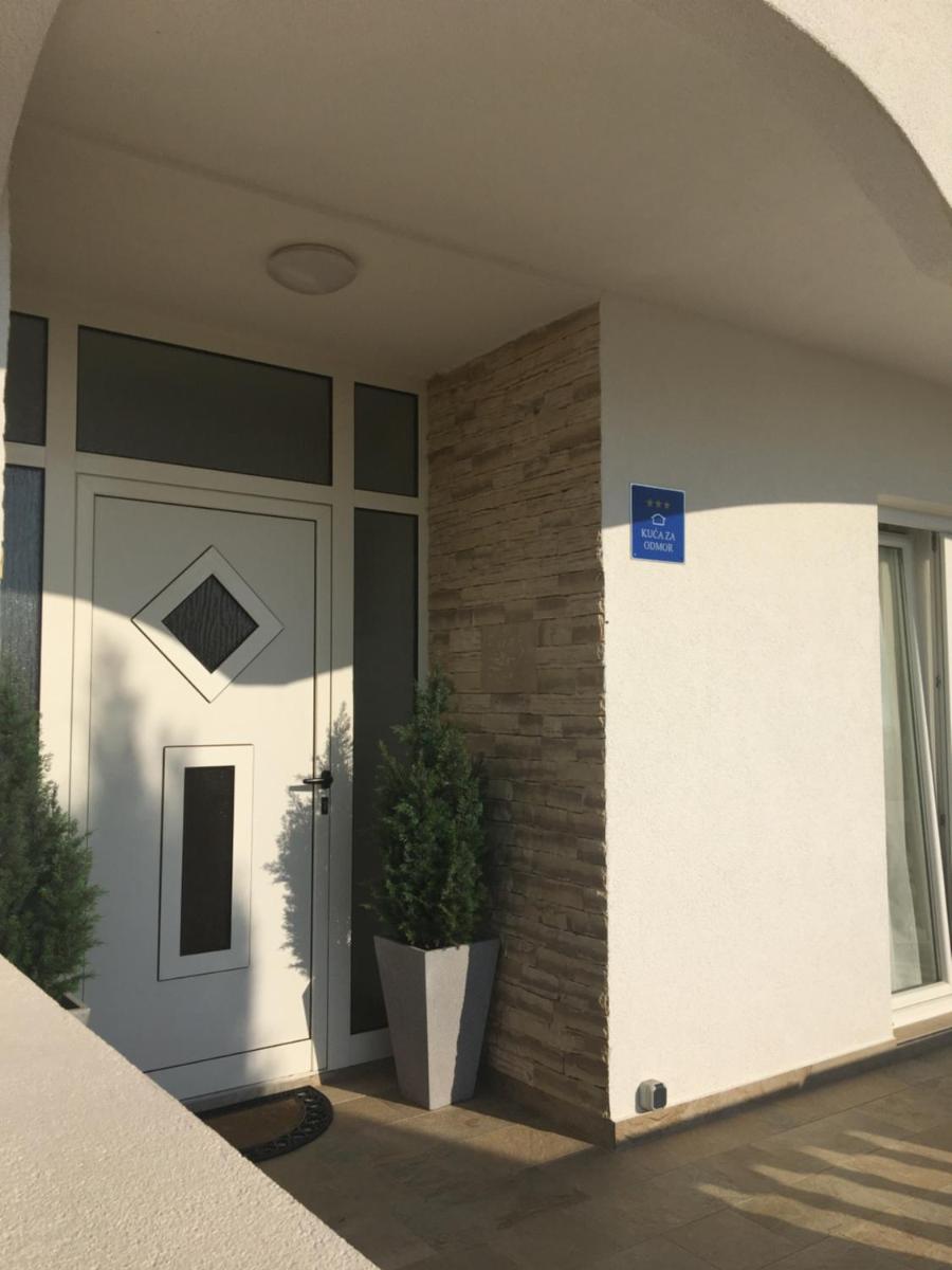 Villa Zerava Nin - Housity