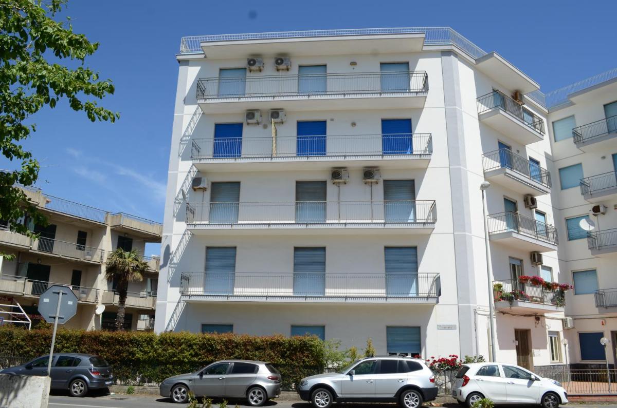 Fondachello Beach House2 - Fondachello-apartments com - Housity