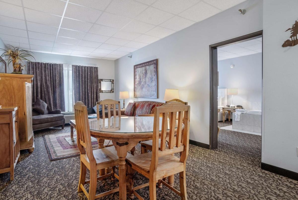 Elevation Inn & Suites, Trademark Collection by Wyndham - Housity