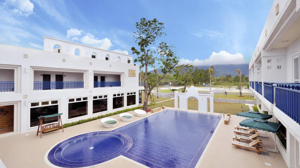J Resort - Housity