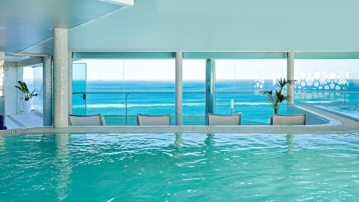 Piscina en o cerca de Bull Reina Isabel & SPA
