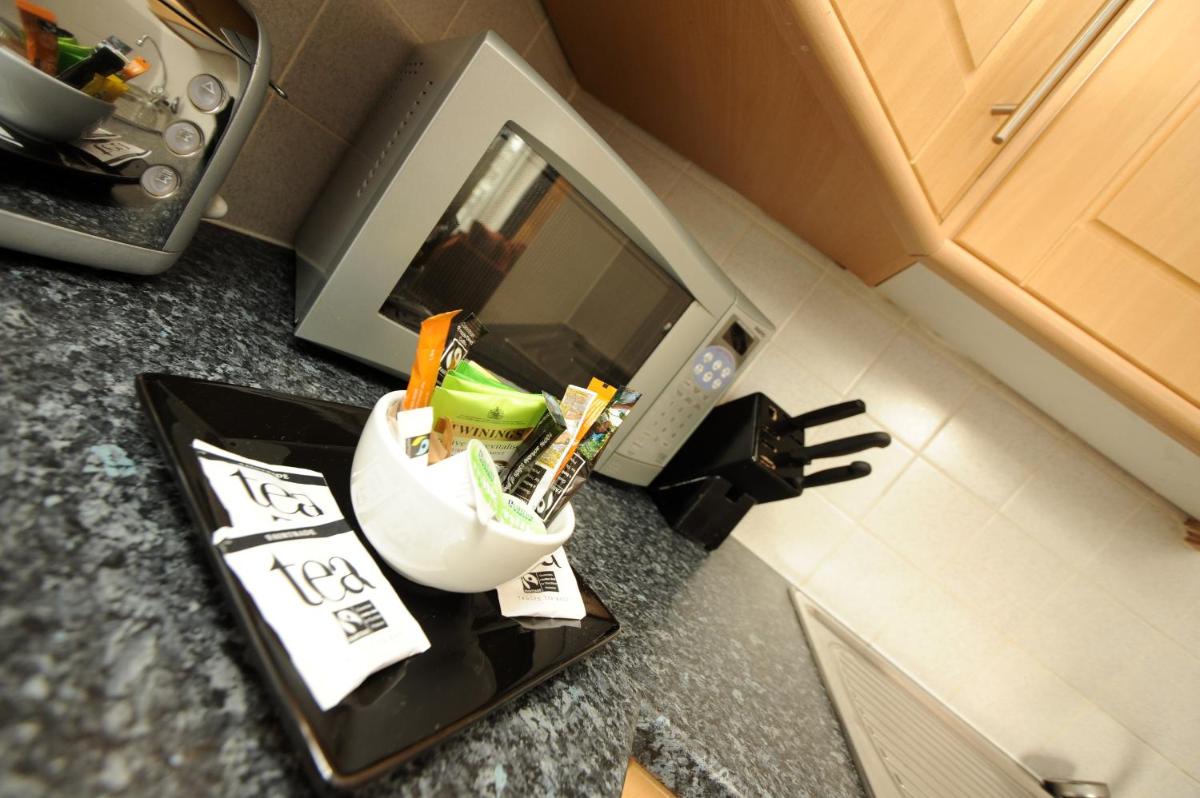 PREMIER SUITES Birmingham - Housity