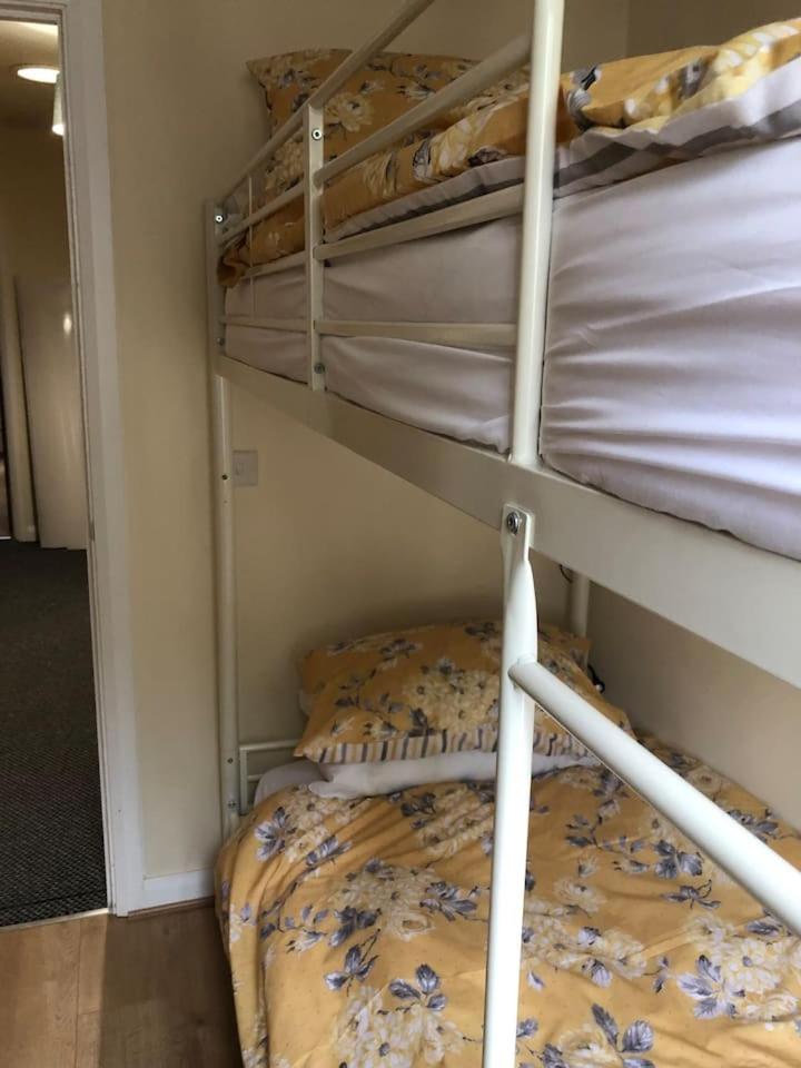 Ainsworth Place - Housity