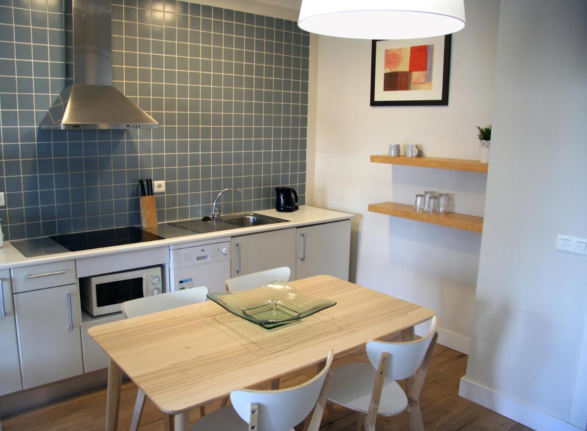 Mayerling Bisbe Urquinaona - Housity