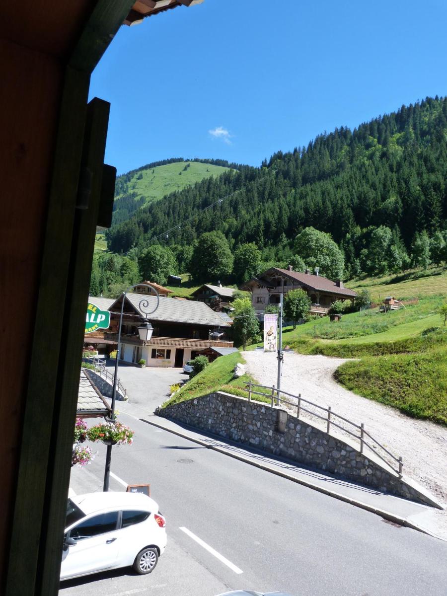 Vue générale sur la montagne ou vue sur la montagne depuis l'hôtel