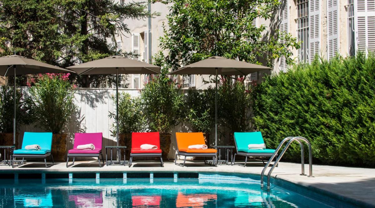 Piscine de l'établissement Jules César Hotel & Spa Arles - MGallery Collection ou située à proximité