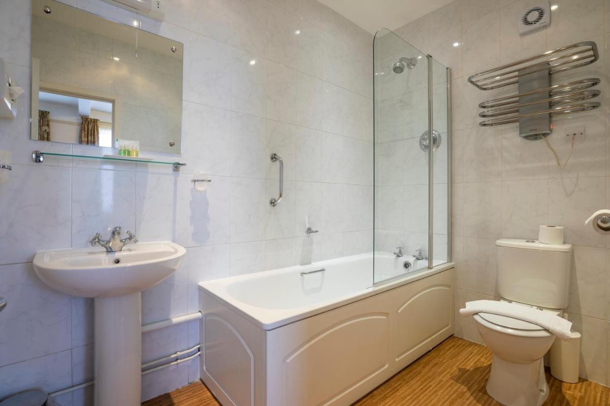 Swan Revived Hotel - Housity