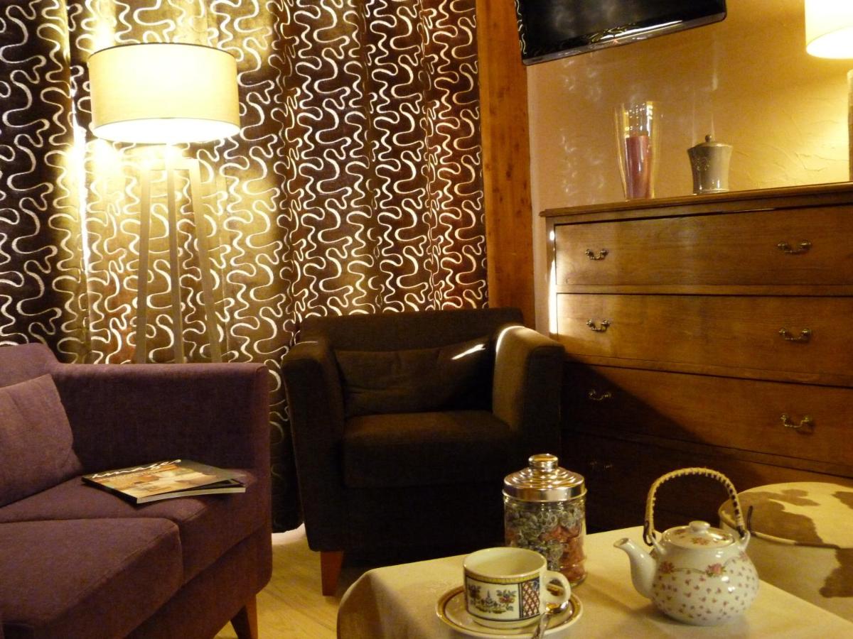 Coin salon dans l'établissement Hôtel Belalp